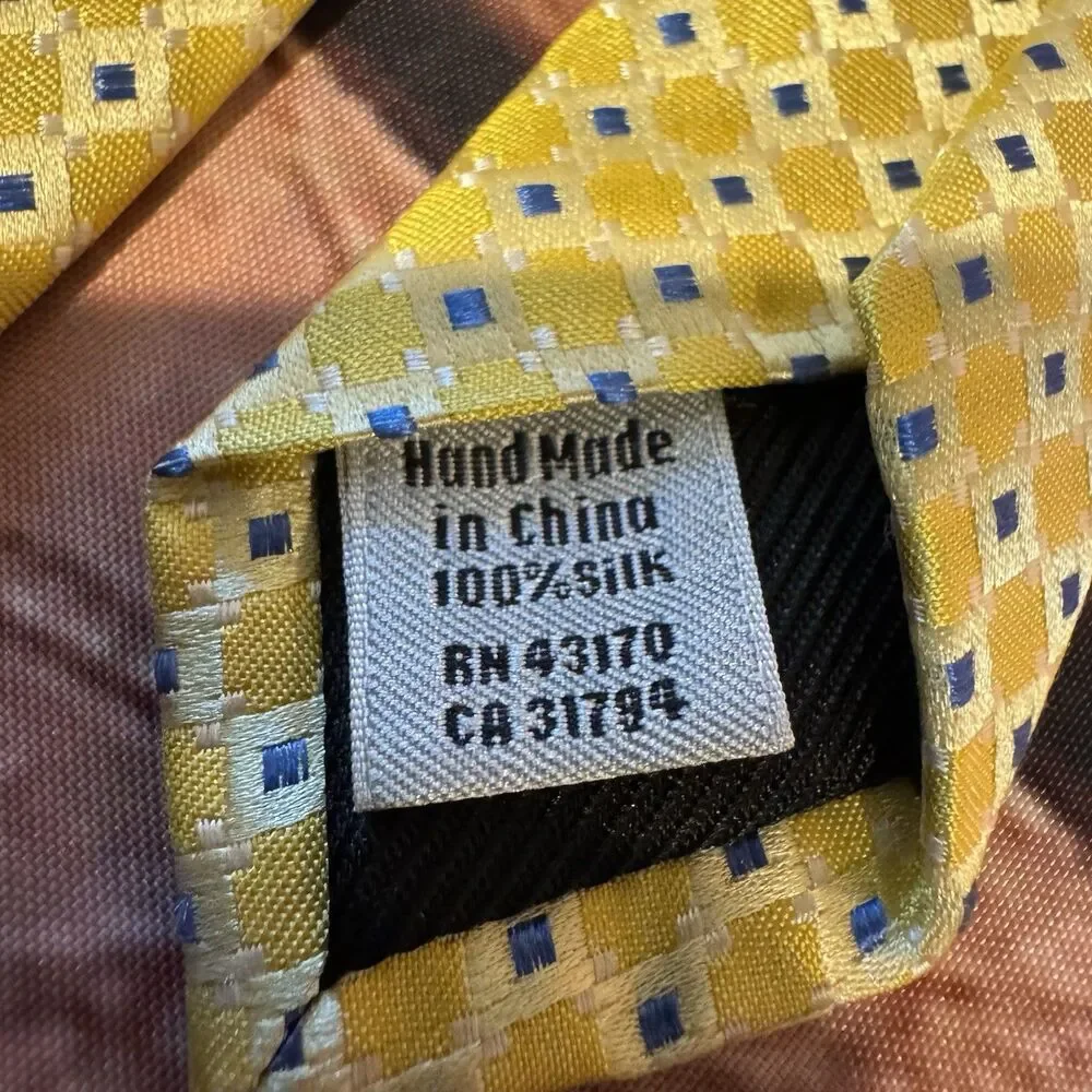 Geoffrey Beene Silk Tie Mens Yellow Blue Diamond Geometric Woven Necktie 3.5 W